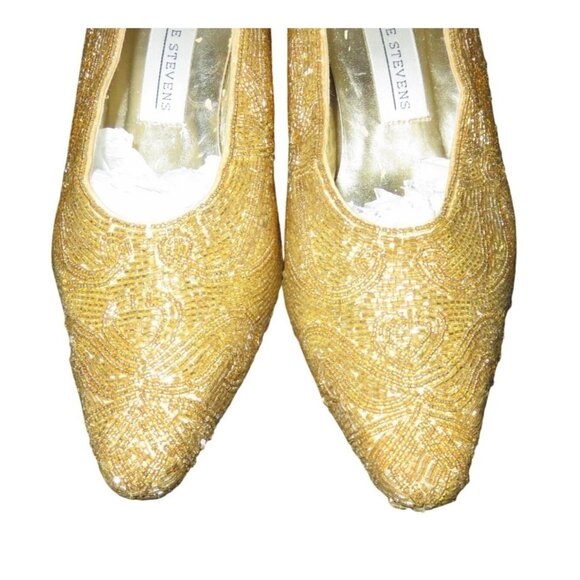 Valerie Stevens Veronica Gold Beaded Leather Kitten Heel Closed Toe Pumps - Picture 2 of 9